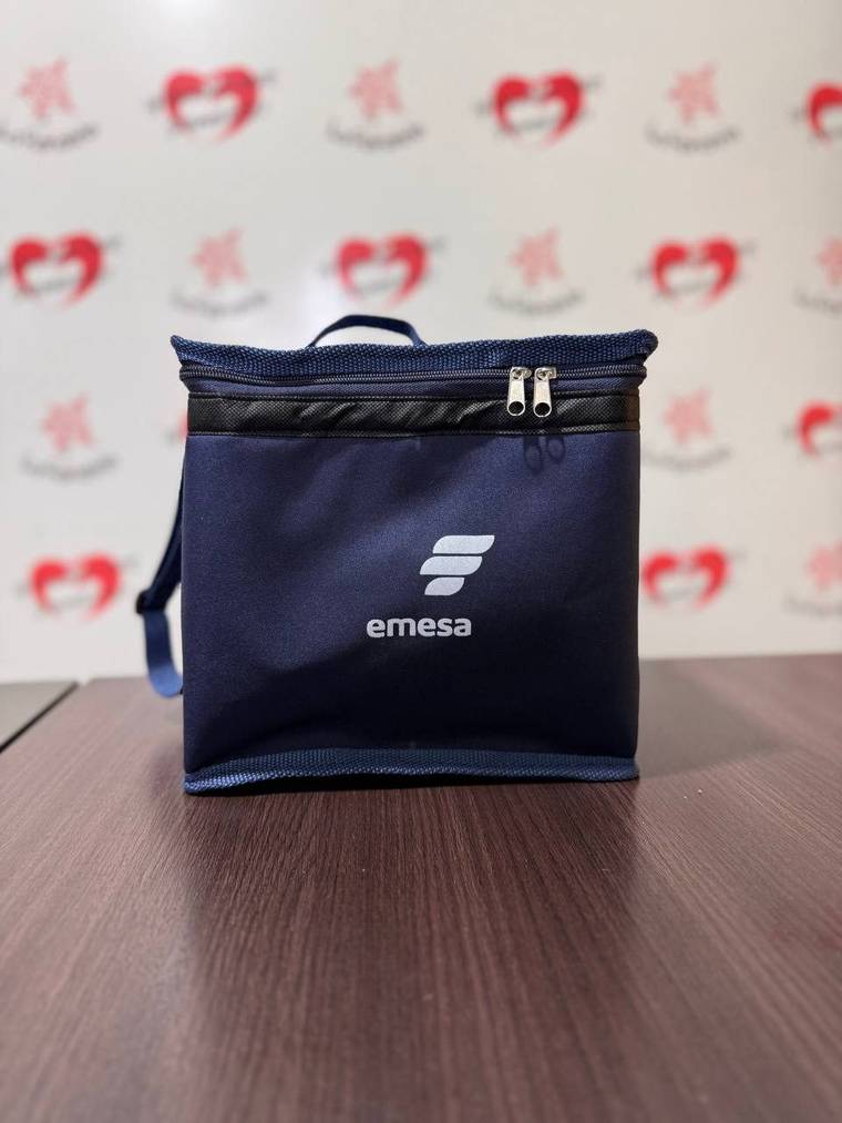 Lonchera térmica azul marino con cierre superior y logo impreso en blanco